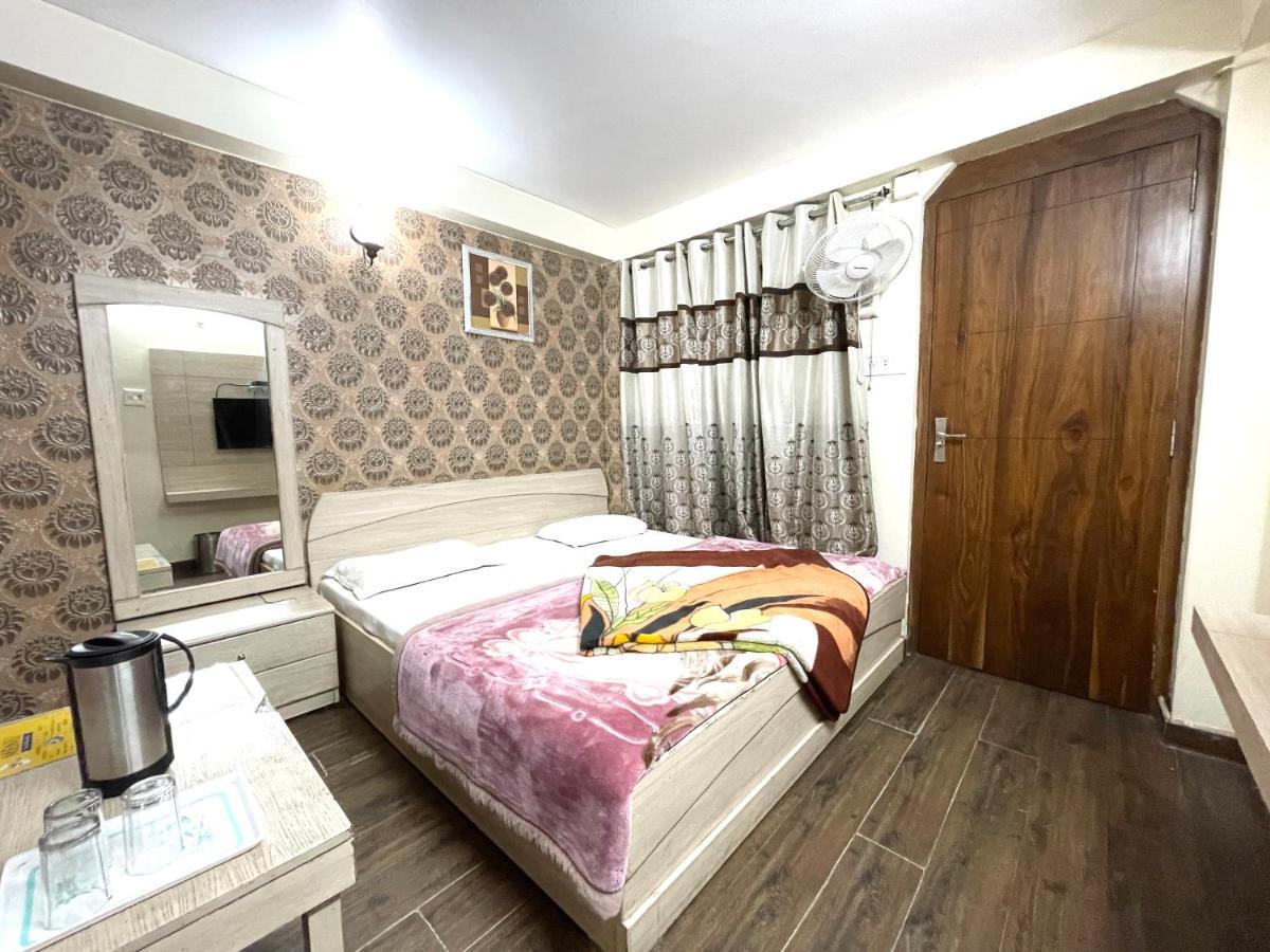 ! Mall Road-prime-location In-front-of-naini-lake Hygiene-and-spacious-room Hotel