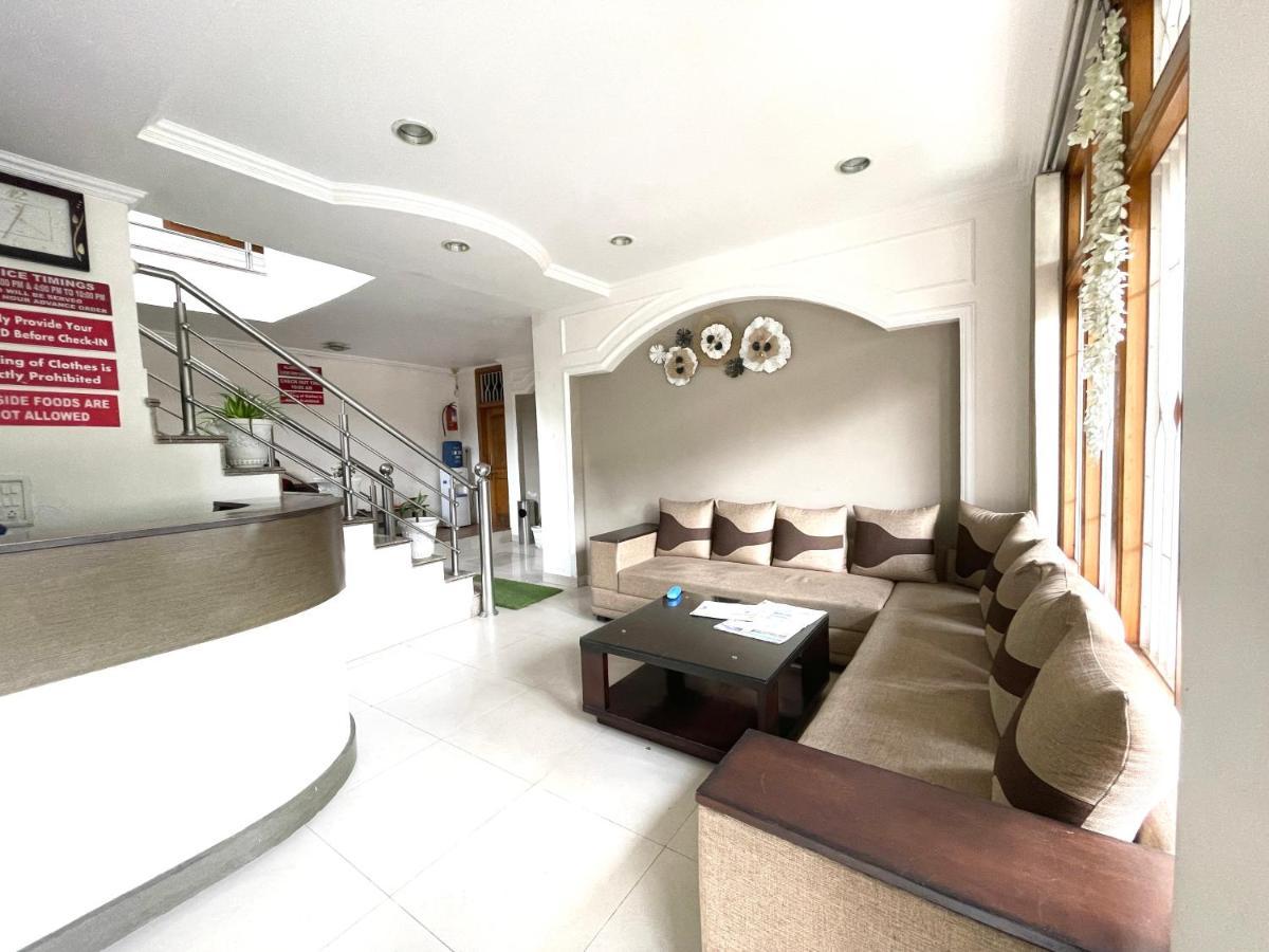 ! Mall Road-prime-location In-front-of-naini-lake Hygiene-and-spacious-room 3*
